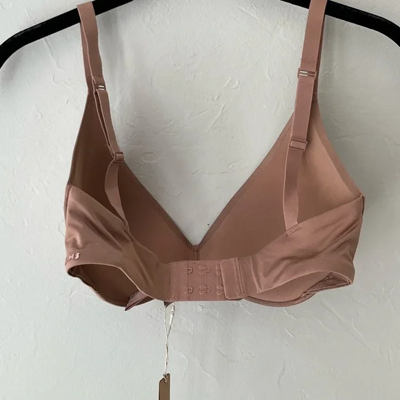🤎SKIMS WIRELESS FORM PUSH UP PLUNGE BRA IN SIENNA 32B - Picture 2 of 5